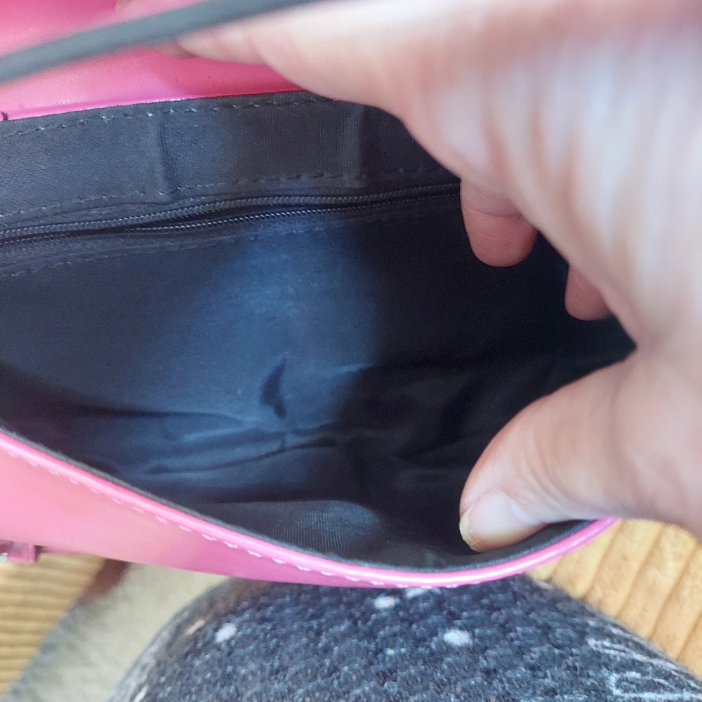 Guess Vibrant Pink Crossbody Bag - Picture 2 of 2